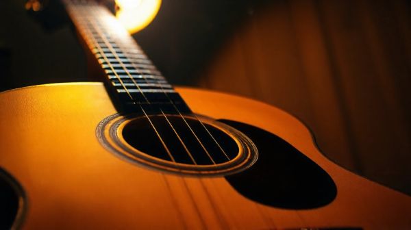 Top 5 caractéristiques fascinantes de la guitare manouche